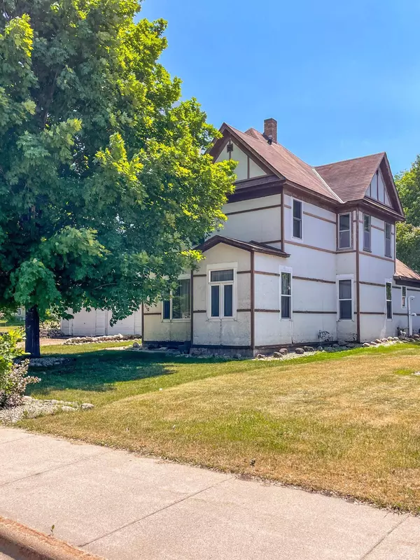 110 W Riverside AVE, Melrose, MN 56352