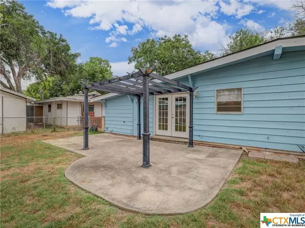 375 Lockener AVE, New Braunfels, TX 78130