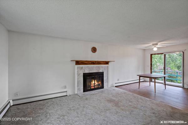 9121 Noble CIR, Anchorage, AK 99502