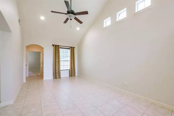 12141 Stone East DR, Houston, TX 77035