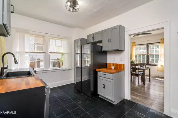 1243 Exeter Ave, Knoxville, TN 37921