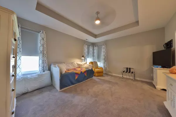 9725 Haughton LN, Mccordsville, IN 46055