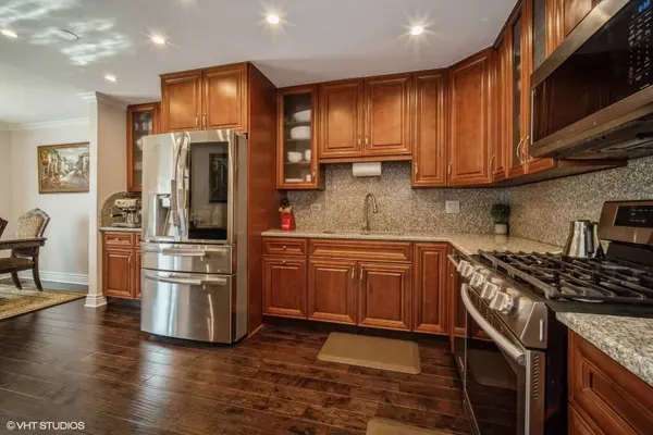 691 Lakeside Circle Drive, Wheeling, IL 60090