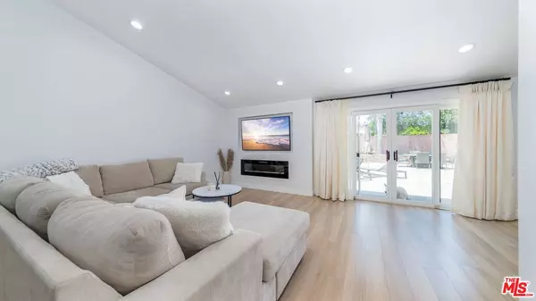 20519 Londelius St, Winnetka, CA 91306