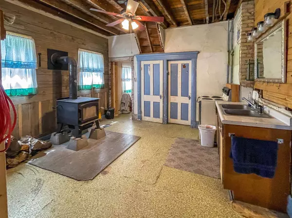 110 W Riverside AVE, Melrose, MN 56352