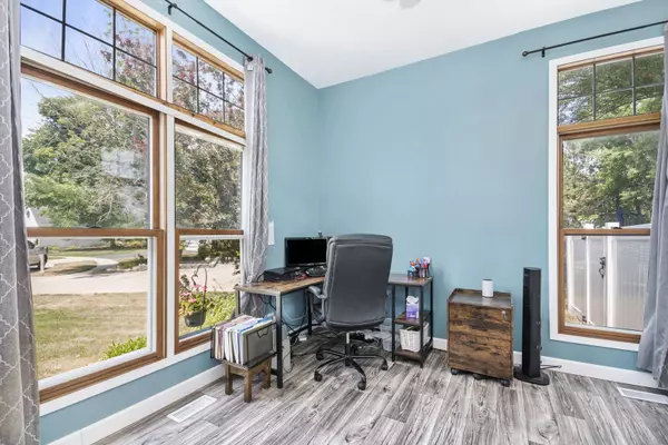 2461 Hayloft Lane, Elgin, IL 60124