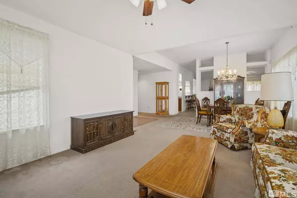 2355 Albatross Way, Sparks, NV 89441-5875