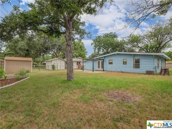 375 Lockener AVE, New Braunfels, TX 78130