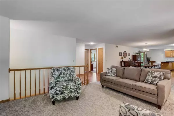 612 Lexington Drive, Waunakee, WI 53597