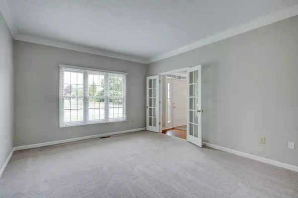 9761 Logan LN, Fishers, IN 46038