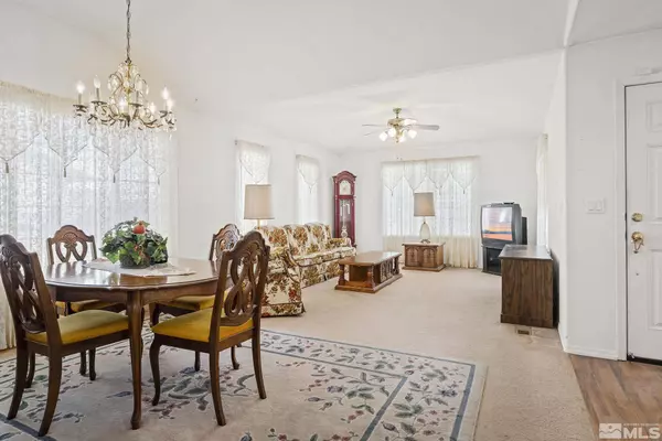 2355 Albatross Way, Sparks, NV 89441-5875