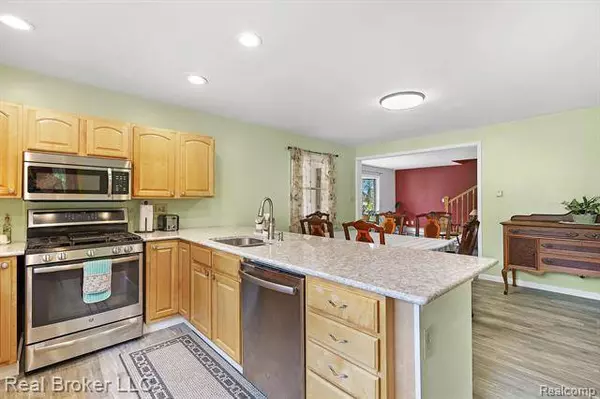 11274 OAK Road, Otisville, MI 48463