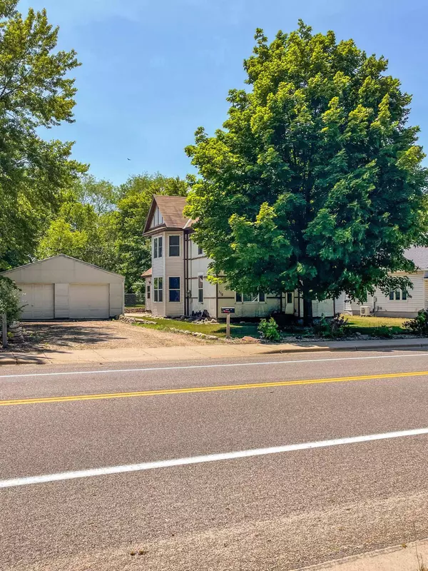 110 W Riverside AVE, Melrose, MN 56352