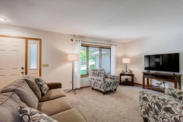 612 Lexington Drive, Waunakee, WI 53597