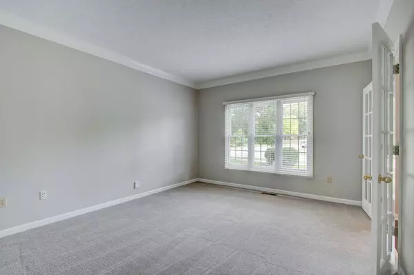 9761 Logan LN, Fishers, IN 46038