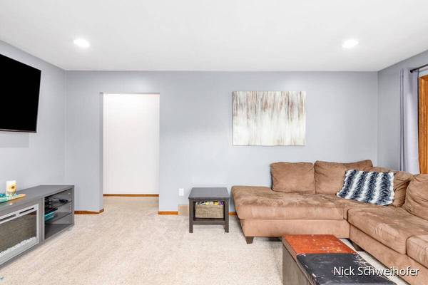 6870 Sherwood Drive, Jenison, MI 49428