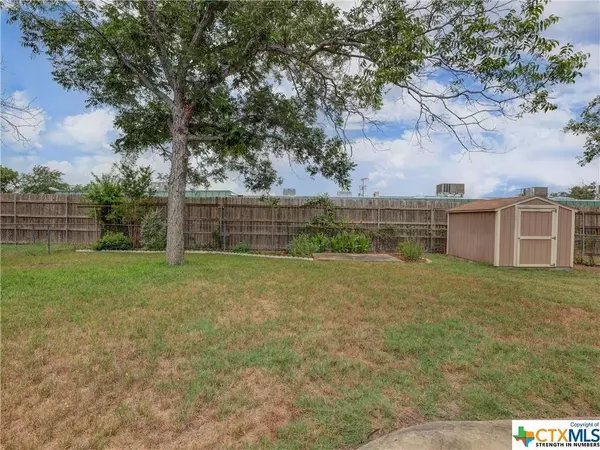 375 Lockener AVE, New Braunfels, TX 78130