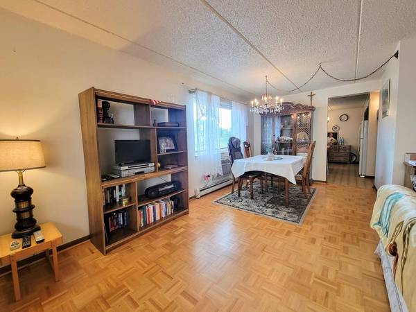 5543 W Higgins AVE #2, Chicago, IL 60630