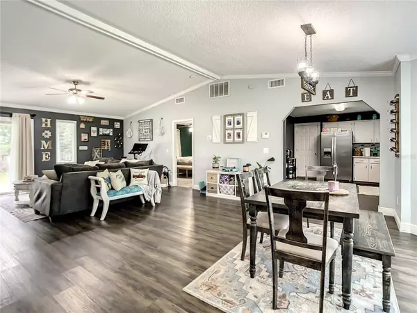 2221 NEEDLE PALM DR, Edgewater, FL 32141