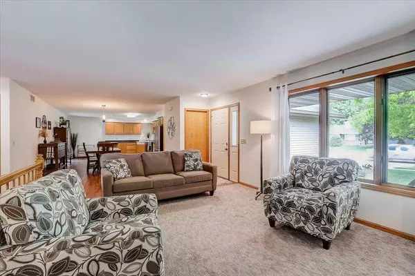 612 Lexington Drive, Waunakee, WI 53597