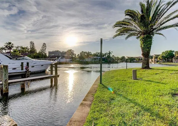 10424 SAINT TROPEZ PL #107, Tampa, FL 33615