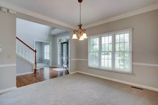 9761 Logan LN, Fishers, IN 46038