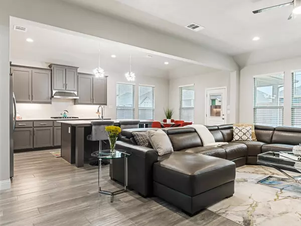 3615 Hidden Hollow Drive, Grand Prairie, TX 76065