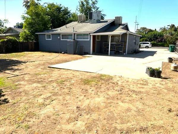 292 E Birch Street, Farmersville, CA 93223