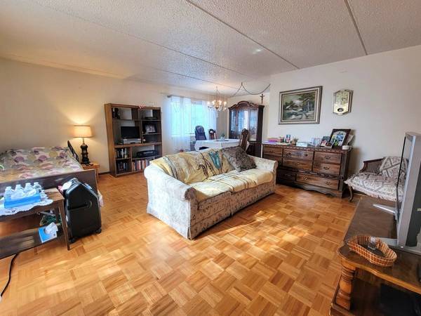 5543 W Higgins AVE #2, Chicago, IL 60630