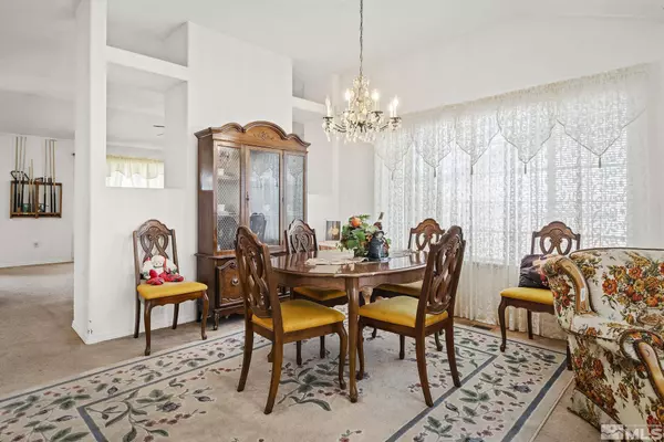 2355 Albatross Way, Sparks, NV 89441-5875