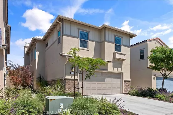 2057 White Alder LN, Vista, CA 92084