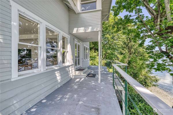 1231 Maplewood Beach DR NW, Gig Harbor, WA 98332