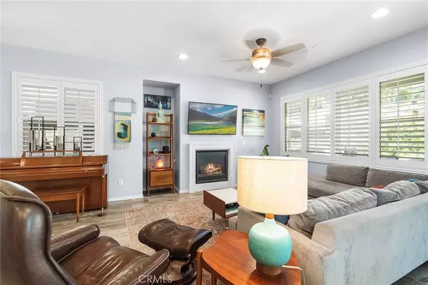 2057 White Alder LN, Vista, CA 92084