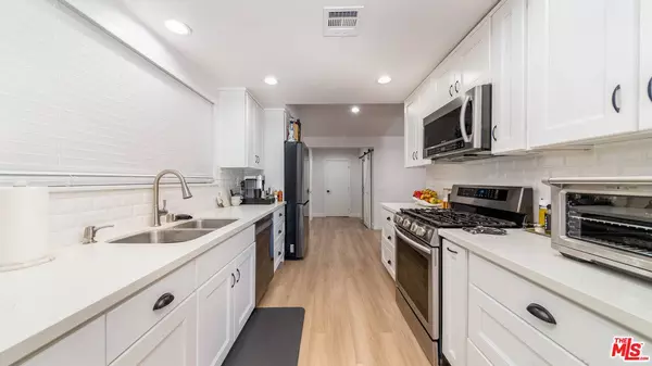 20519 Londelius St, Winnetka, CA 91306