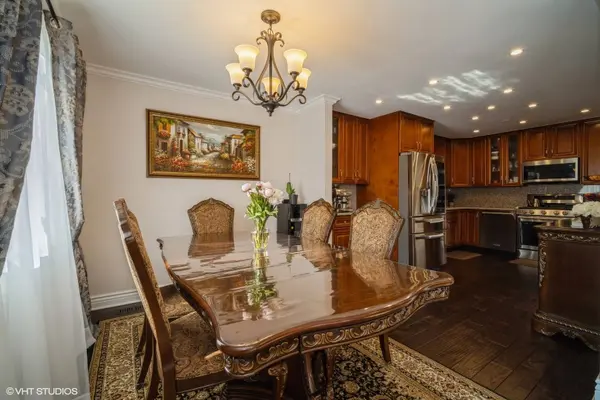 691 Lakeside Circle Drive, Wheeling, IL 60090