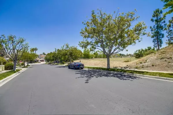 894 Carmona Ct. #55, Chula Vista, CA 91910