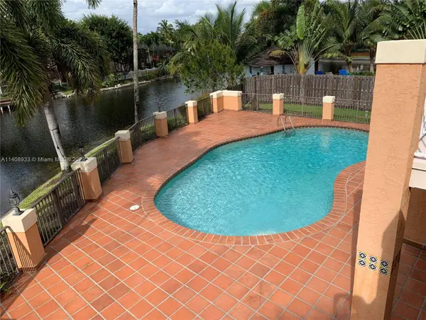 531 SW 101st Ter, Plantation, FL 33324