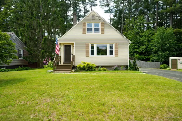 15 Riverview Drive, Brunswick, ME 04011