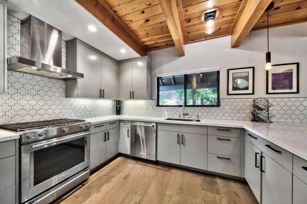 16352 Old Highway Drive, Truckee, CA 96161-1111