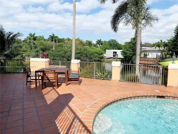 531 SW 101st Ter, Plantation, FL 33324