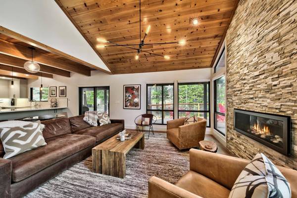 16352 Old Highway Drive, Truckee, CA 96161-1111