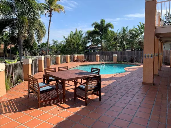 531 SW 101st Ter, Plantation, FL 33324