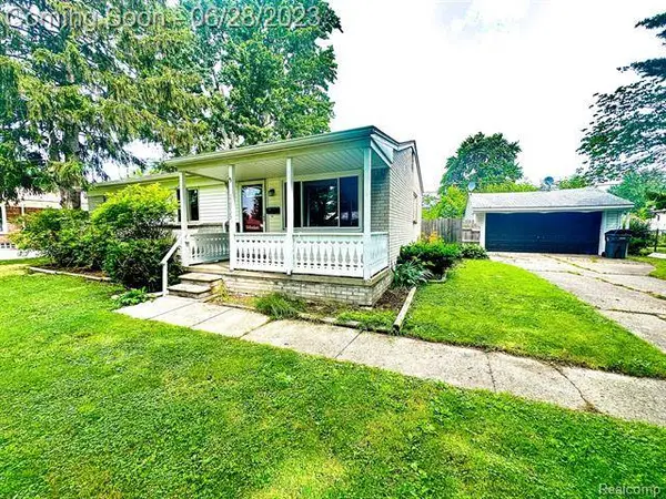 22833 E SCHAFER Street, Clinton Township, MI 48035