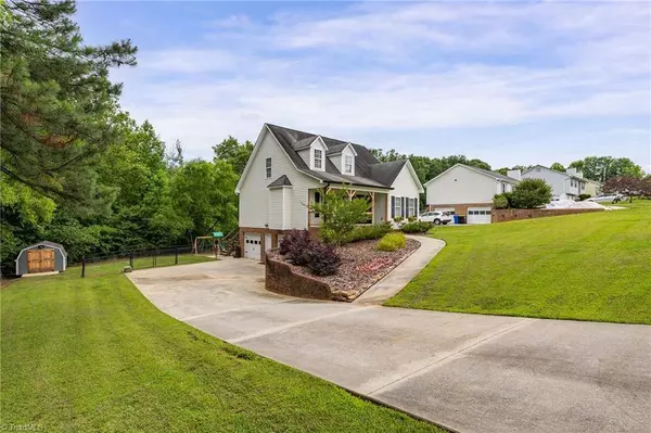 1131 Crescent CT, Winston Salem, NC 27127