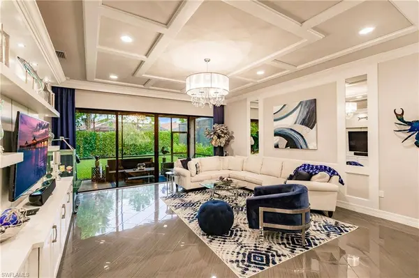 4148 Crescent CT, Naples, FL 34119