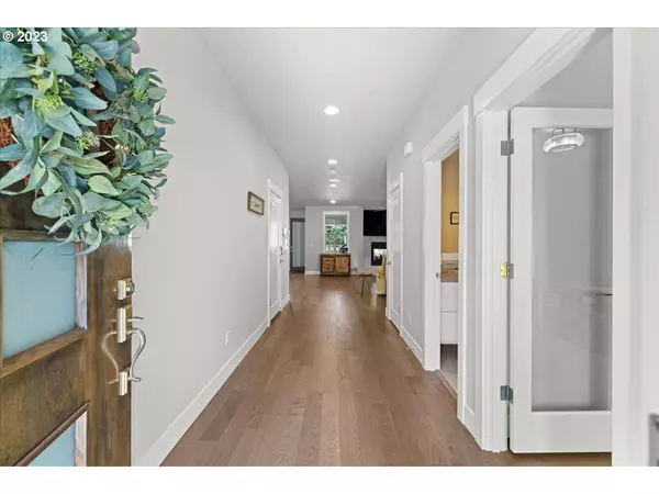 15985 BONAIRE AVE, Lake Oswego, OR 97035