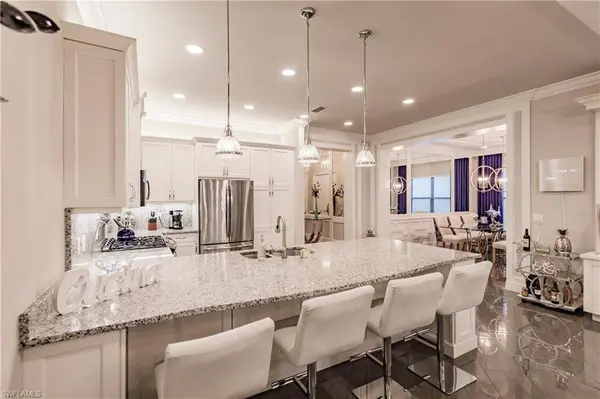 4148 Crescent CT, Naples, FL 34119