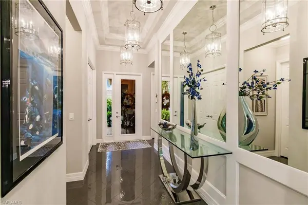 4148 Crescent CT, Naples, FL 34119