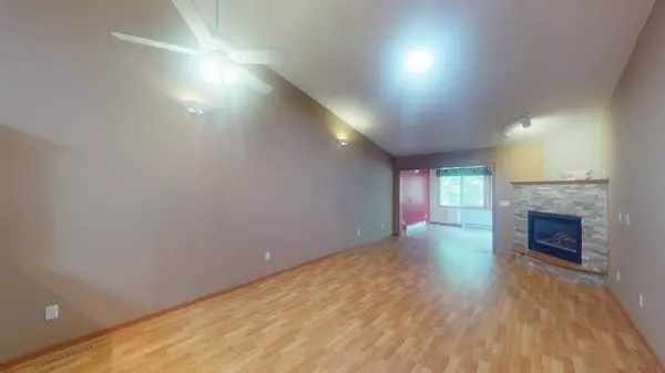 828 White Oak CT, New Brighton, MN 55112