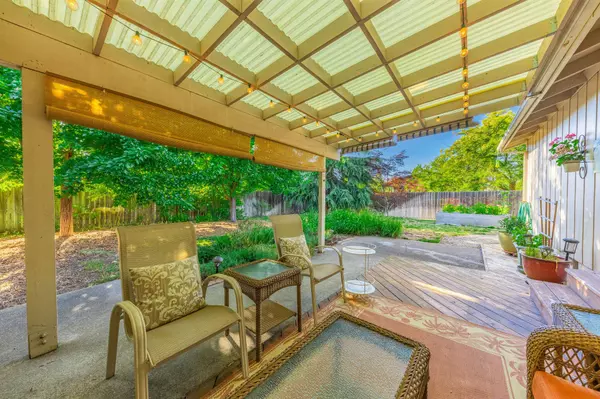 339 Cambridge St, Ashland, OR 97520